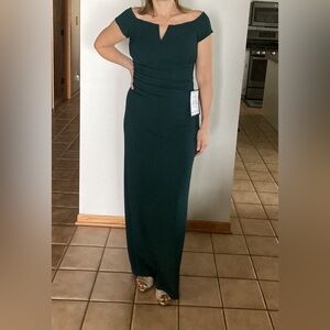 X BY XSCAPE Women's Teal Split Short Sleeve Full-Length Formal Gown. Size 10.